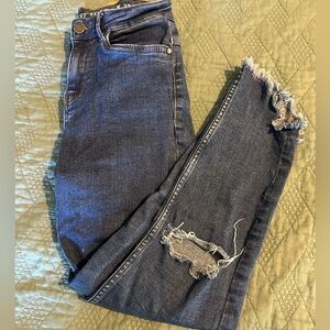 Noisy May Jeans